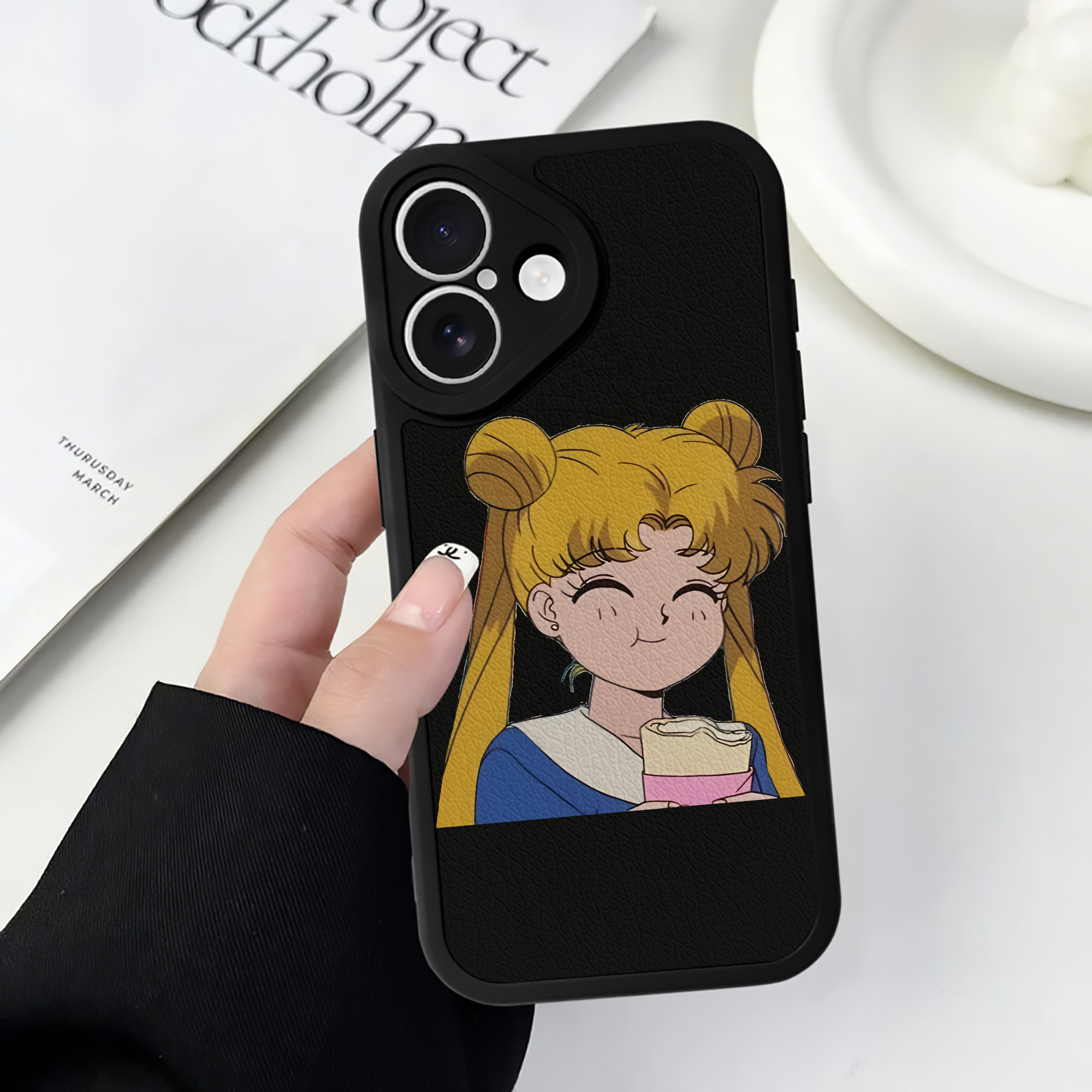 （画像用） 美少女戦士セーラームーン 愛野 美奈子 あいの みなこ Sailor Moon Aino Minako 【iPhone 16シリーズ対応】シリコンスマホケース（レザー調） 材質：シリコン